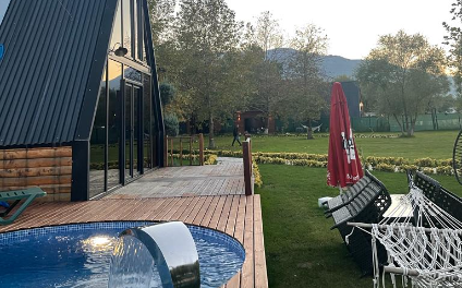 Sapanca Gölüne Sıfır Göl Manzaralı Isıtmalı Havuzlu Jakuzili Bungalov Ev | İlan No: 0014